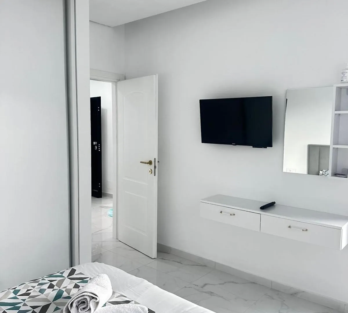 Gold Sea View Apartment Sarandë